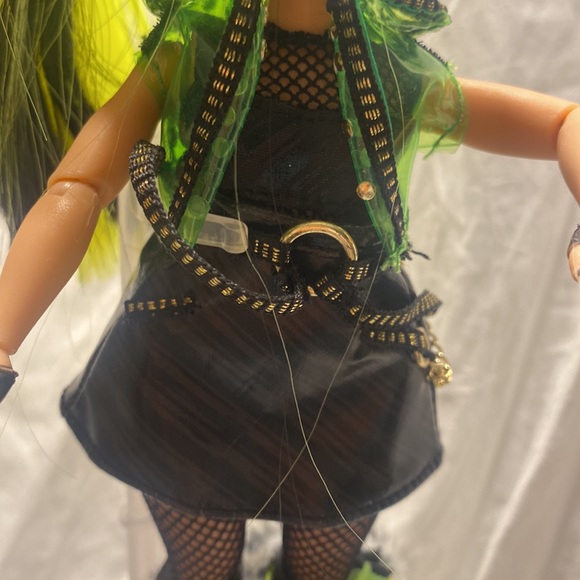 LOL Surprise OMG Remix Rock Bhad Gurl Fashion Doll 9” - Picture 8 of 11
